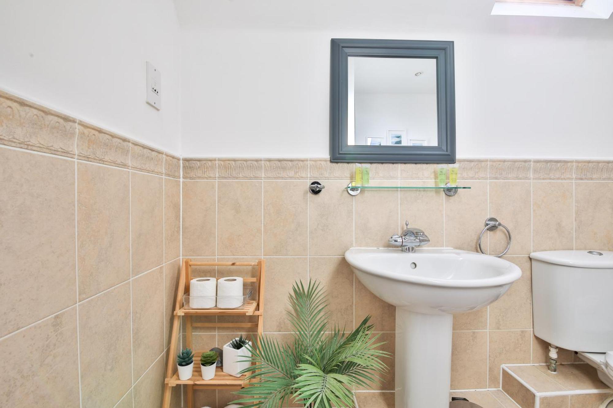 Stayright 2 Bed Beach House With Private Parking- Next To Barry Beach And Jackson Bay 外观 照片