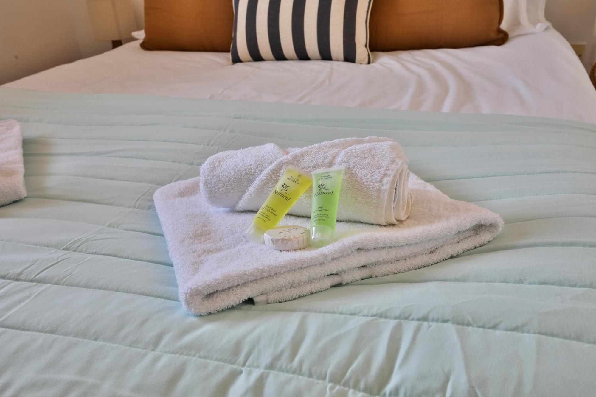 Stayright 2 Bed Beach House With Private Parking- Next To Barry Beach And Jackson Bay 外观 照片