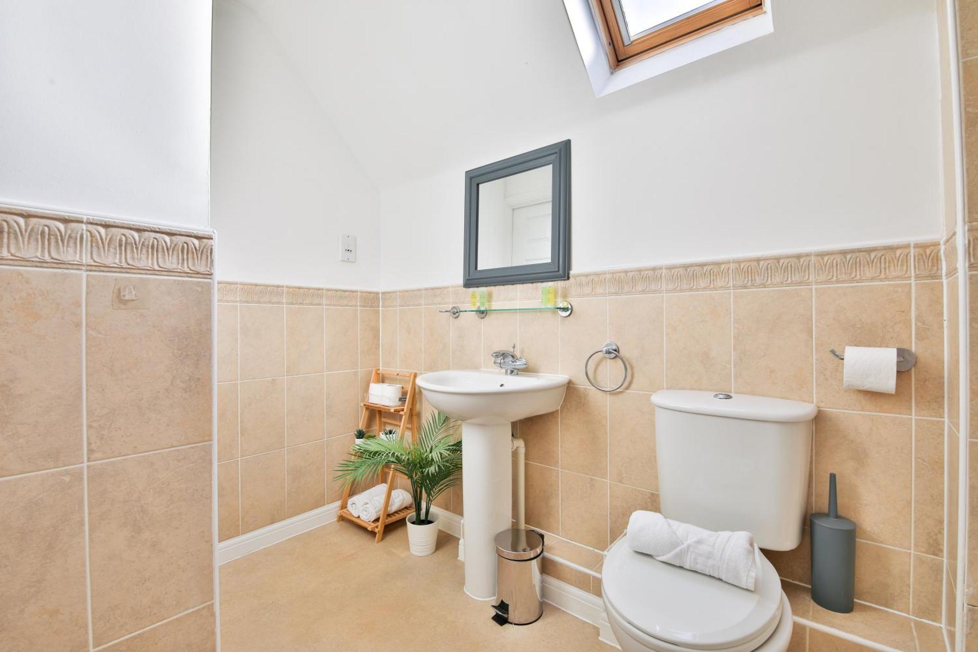 Stayright 2 Bed Beach House With Private Parking- Next To Barry Beach And Jackson Bay 外观 照片