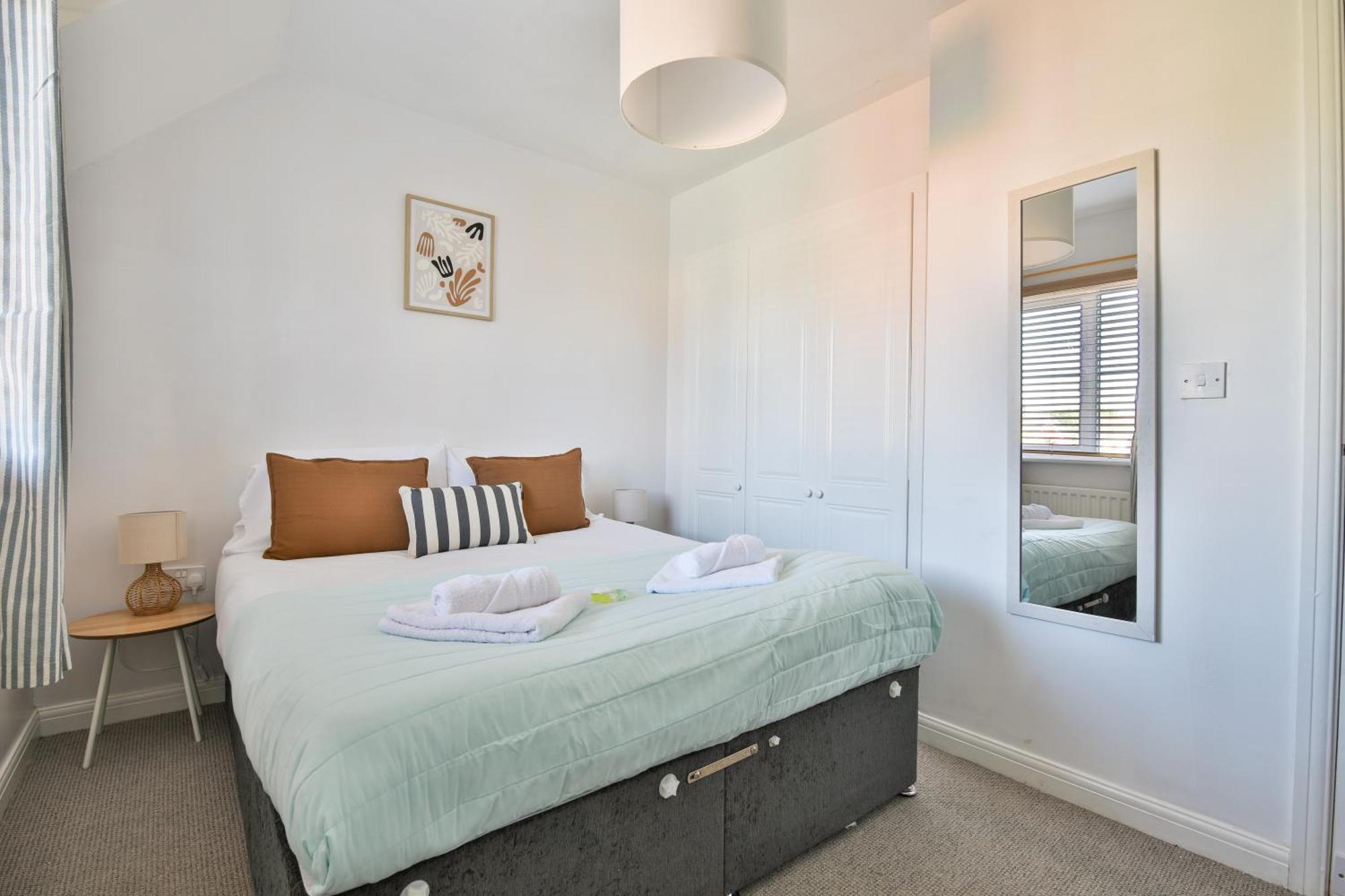Stayright 2 Bed Beach House With Private Parking- Next To Barry Beach And Jackson Bay 外观 照片