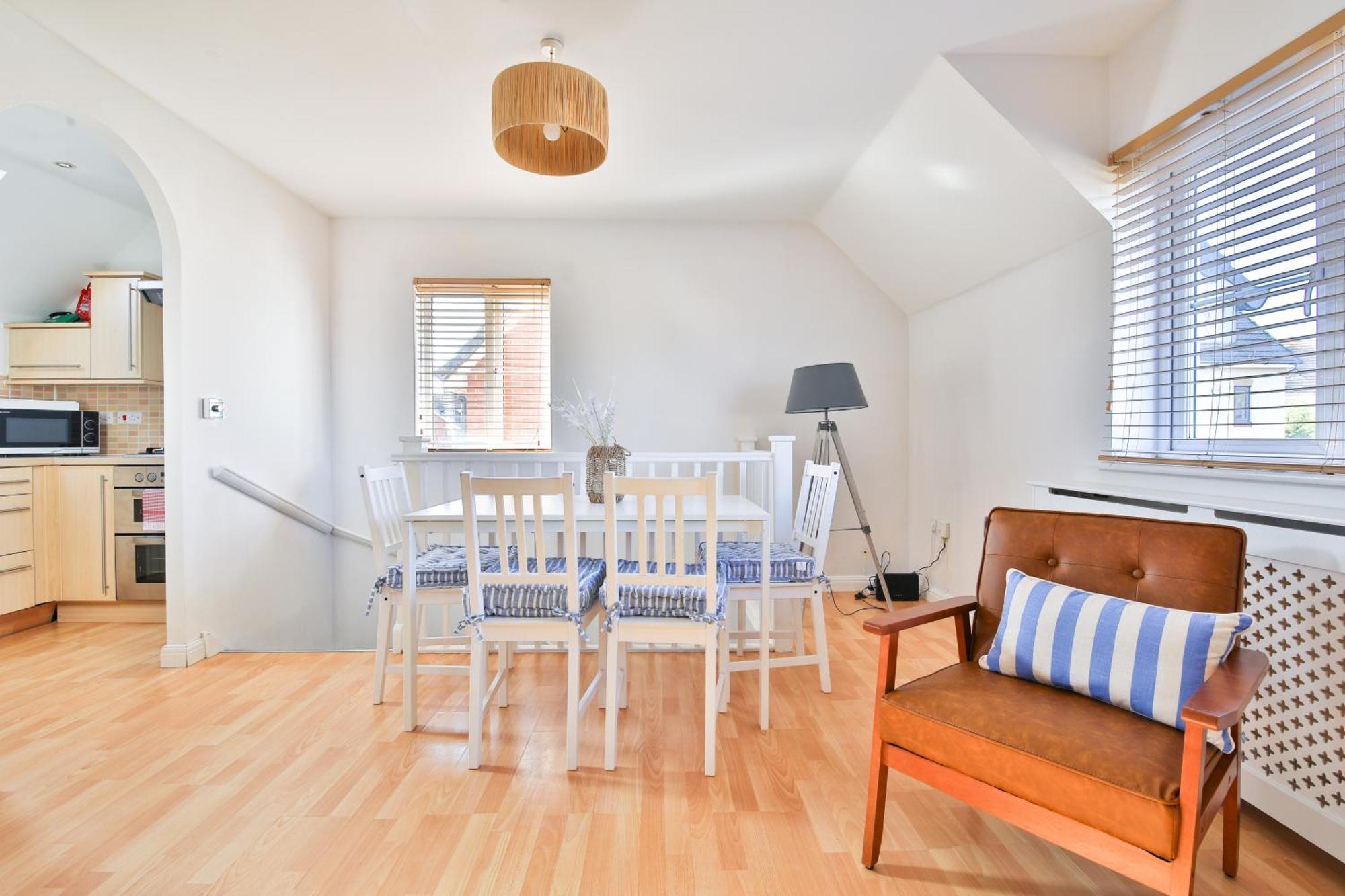 Stayright 2 Bed Beach House With Private Parking- Next To Barry Beach And Jackson Bay 外观 照片